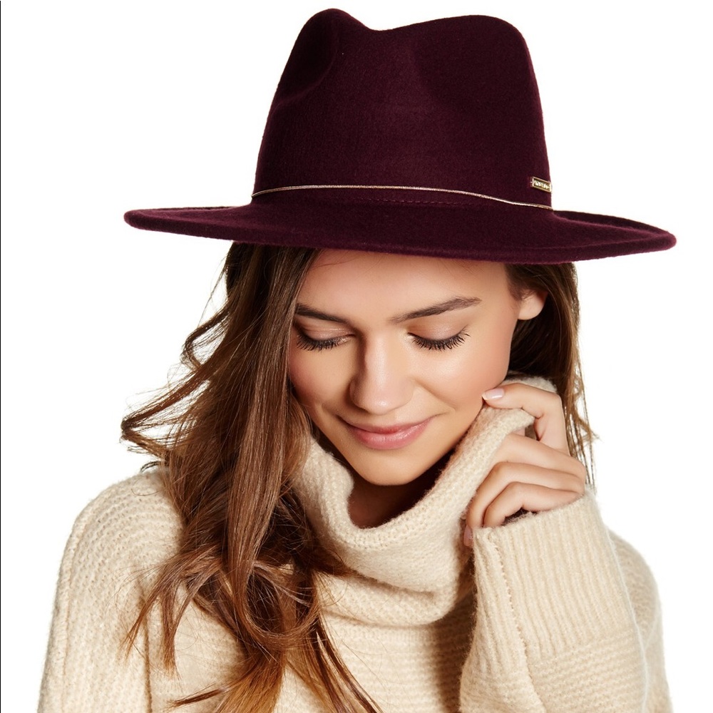 Vince Camuto hat